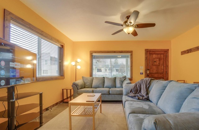 DOWNTOWN Vancouver Bungalow. Near PDX & Downtown Portland. Vintage Charm!