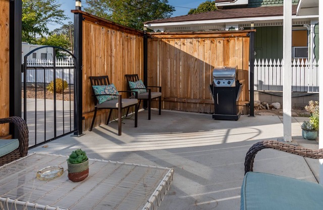 Downtown Weekender-Walk To Downtown and Enjoy Everything Paso!