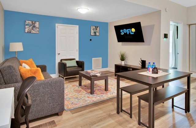 Downtown West Palm Beach Home - Pet Friendly by RedAwning