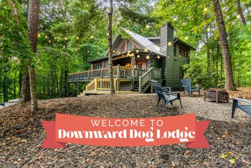 Downward Dog Lodge - Hot Tub, Pool Table, Fireplace, Yoga Den