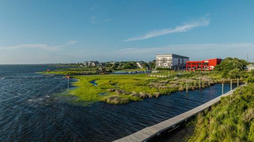 Downwinder - Waterfront 2-Bedroom, 2-Bathroom Suite at REAL Watersports