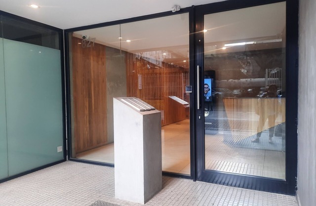 Dowtown Rest Emerald