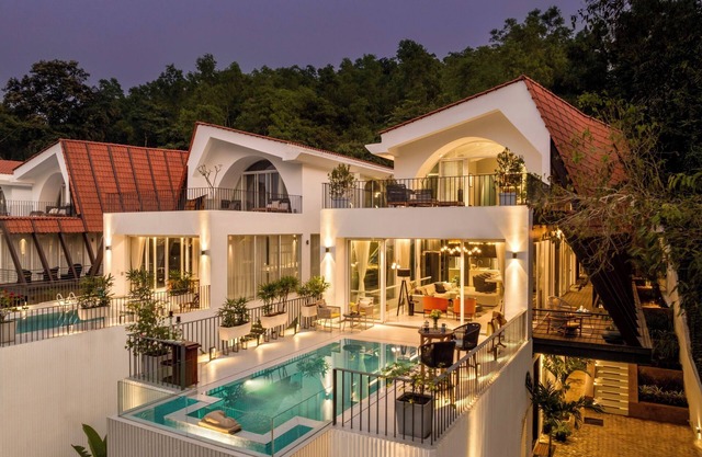 Dream - 4 BHK Villa w/Infinity Pool & Bathtub