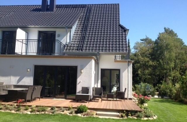 Dream beach house, stylish, luxurious, by the forest, directly behind the beach