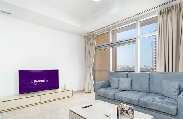 Dream Inn - Deluxe Two Bedroom Apartment with Balconyn