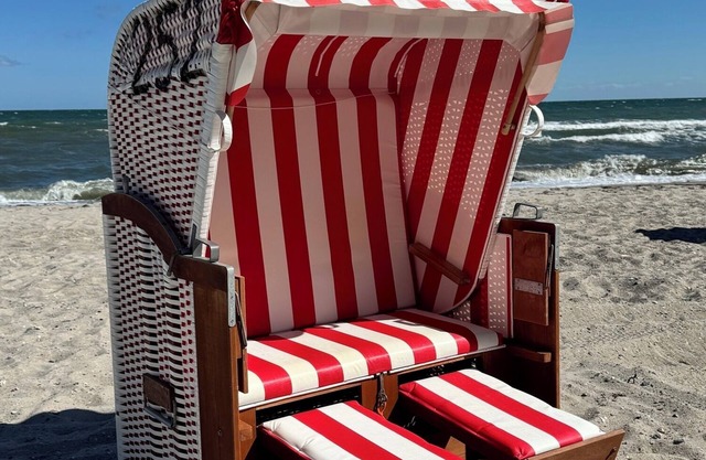 Dream vacation home in Hohwacht: Only 150 m to the beach, excellent facilities & pure