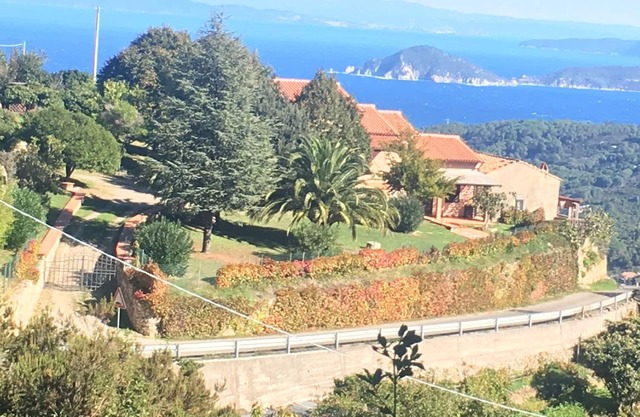 Dream villa between mountains and sea