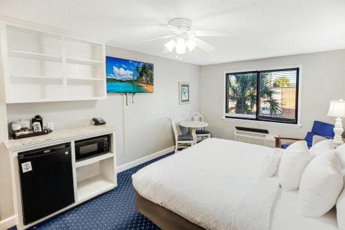 Dreaming of the Beach Resort View King Rm 2nd Flr
