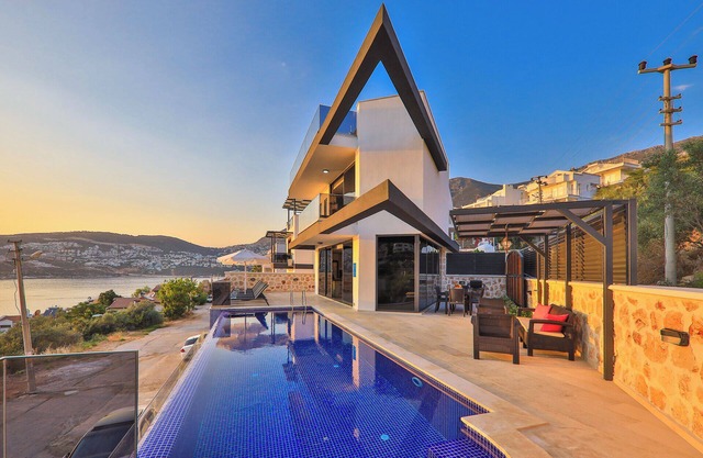 Dreamy Getaway in Antalya – Luxury 4BR Villa with Private Pool