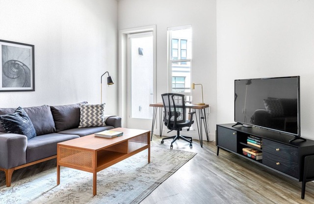 Dreamy Redwood City 1BR w/W/D, Gym, BBQ, walk to Caltrain, by Blueground
