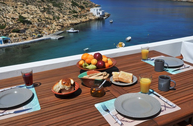 Droufakos’ home, Lux seafront apartment w. View