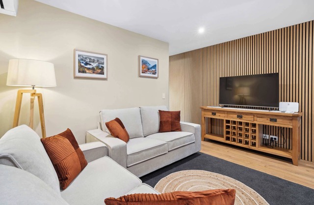 Drysdale Oasis | Modern 2 Bedroom Retreat