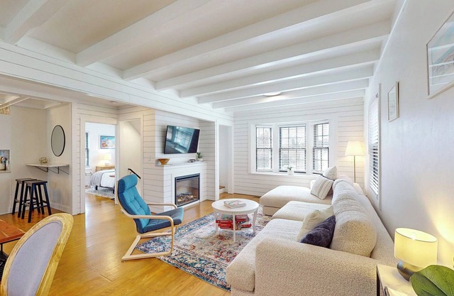 DT Mystic Renovated 3BR Mystic Cape house