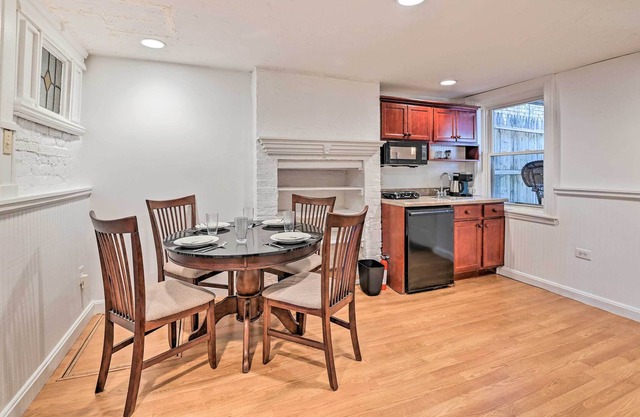 Dtwn Albany Apartment - Walkable Location!