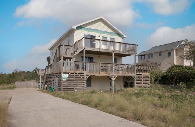 Duck beach cottage with ocean and sound views and private pool