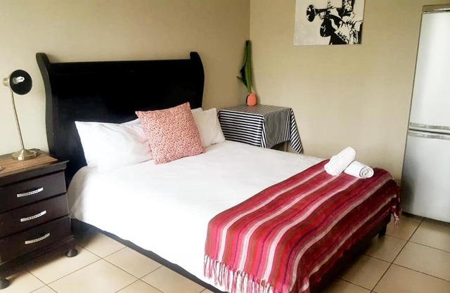 Dumelang Executive Lodge- Cottages in Sandton