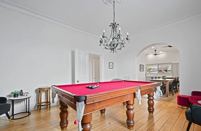 Dunkley House | 1895 Heritage CBD Stay, Sleeps 10