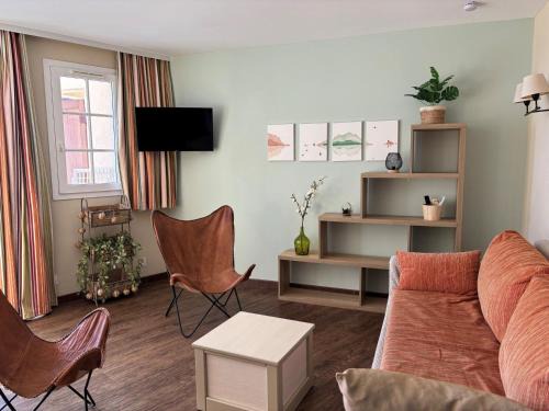 Duplex 3 Pièces 6 Pers avec Terrasse, Piscine, et Parking - FR-1-504-658