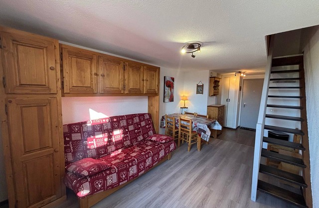 Duplex 3 rooms, 6 ppl, balcony, TV, dishwasher, pets allowed