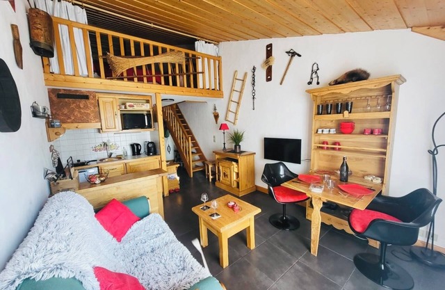 Duplex at the foot of the slopes, linen provided, COURCHEVEL 1650