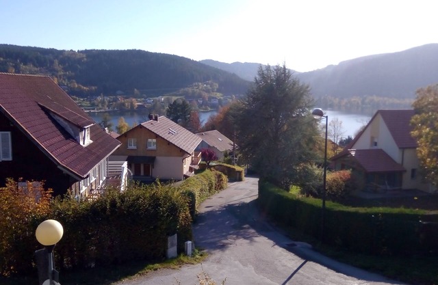 Duplex with magnificent lake views and close to the city center