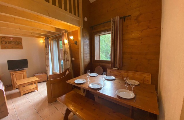 Duplex with pools and parking near Samoëns center