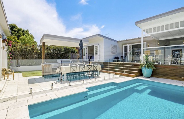 Dutchie's Beach Oasis - Private home with pool, walk to beach and town