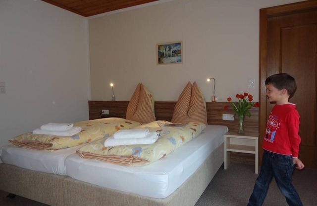 DZ Nebenhaus /half board - Ponyhof, Feriendorf-Hotel-Pension