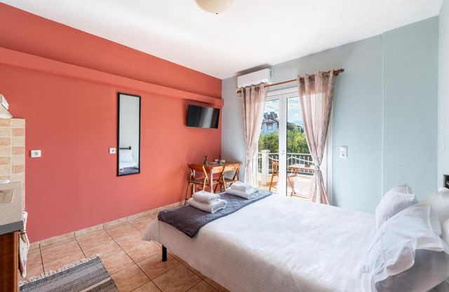 Eagle's Nest - 'Bella' studio flat