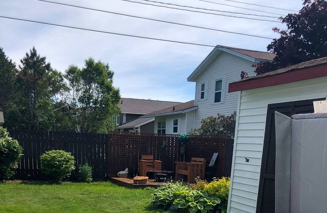 East End Gem/w hot tub!