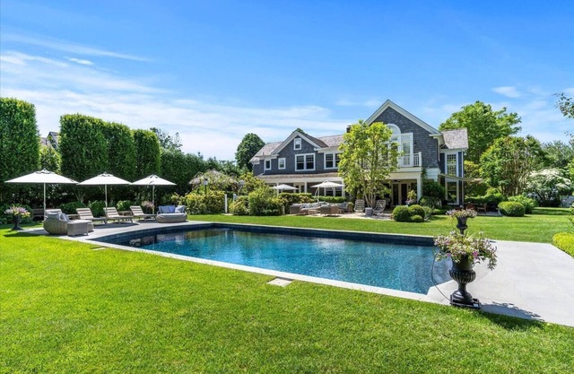 East Hampton South Of Highway, 7 bedrm, 7.5 baths