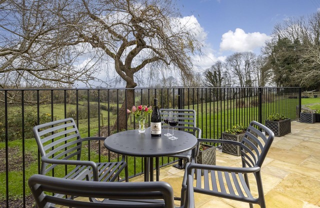Eastcombe Annexe - a super house sleeping two guests in Stow-on-the-Wold