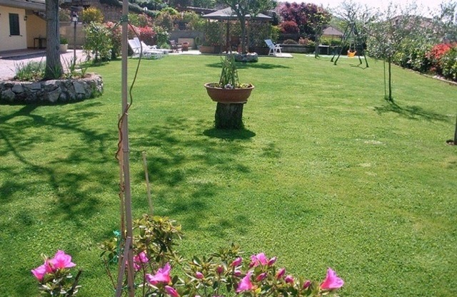 Easy access to Rome by train or motorway to Montecassino. Pompei
