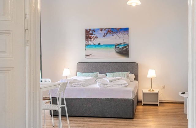 Easystay 2BR Apt. near AKH- Perfect for Longstays