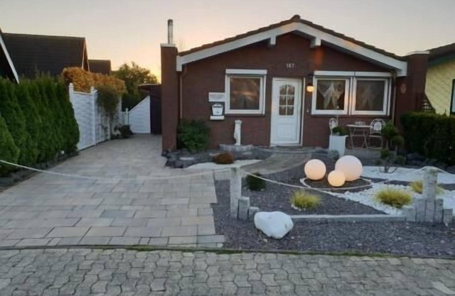 Ebenerdiger Reihenendbungalow mit Gehobener Ausstattung für bis zu 4 Personen