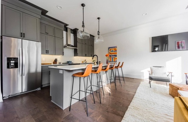Eclectic E Nash Townhome Close to Broadway!