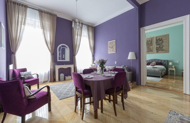 Eclectic Luxury & Spacious Apt in Center