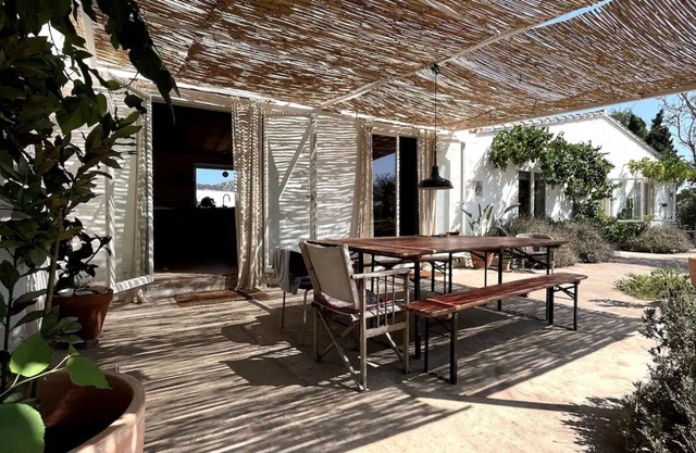 Eco house en la playa. Reserva natural Illes Medes