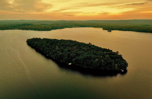 Eco-Island Events: Weddings, Families, Retreats