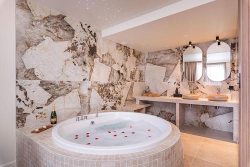 Ecrin Romantique, Suite d'exception avec balnéo