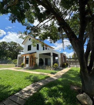 Eden Villa - Verdant Garden