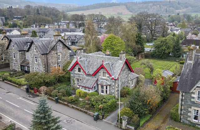 EDENGROVE, pet friendly, with open fire in Aberfeldy
