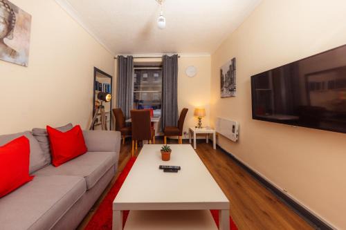 Edinburgh's Old Town Apartment