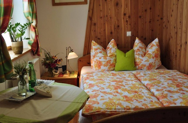 Einzelzimmer - Pension Gmiatliche Stub'm Loipersdorf