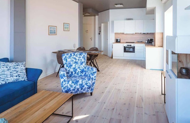 Eismöwe Summary: Harb