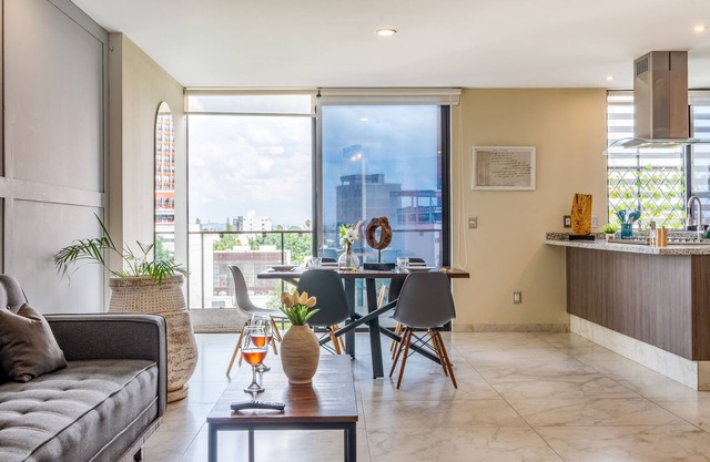 Ejecutive 3 BedRoom/Daily Cleaning