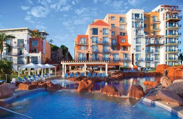 El Cid Marina Beach Hotel | 1BR King Suite