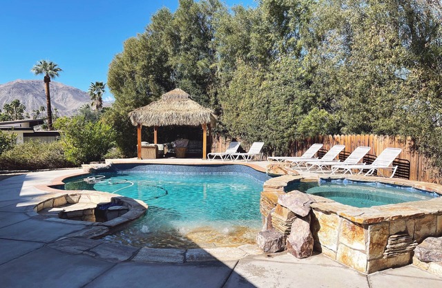 El Paseo. Private Pool and Spa Oasis.- Coachella Festival April