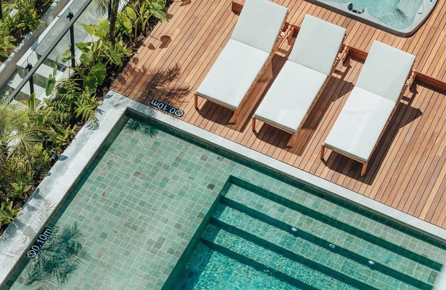 El Poblado, Medellín - Private Hot Tub & Balcony - AC-300mb- Deluxe - Wake 1015!