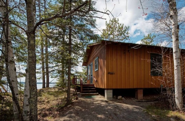 Elbow Lake Lodge: Twilight 3BR/1BA Lakefront Cabin